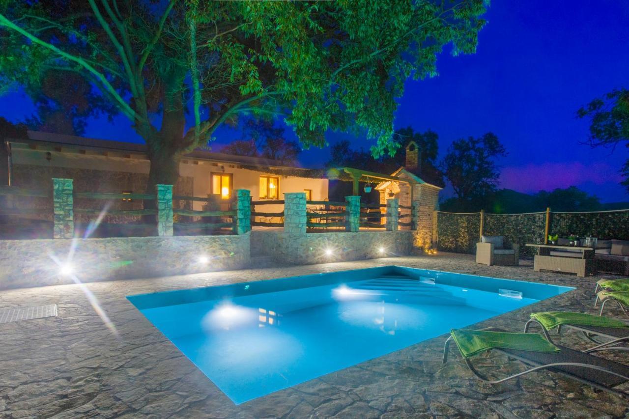 Luxury House Ivan With 4 Bedrooms Divojevici Esterno foto